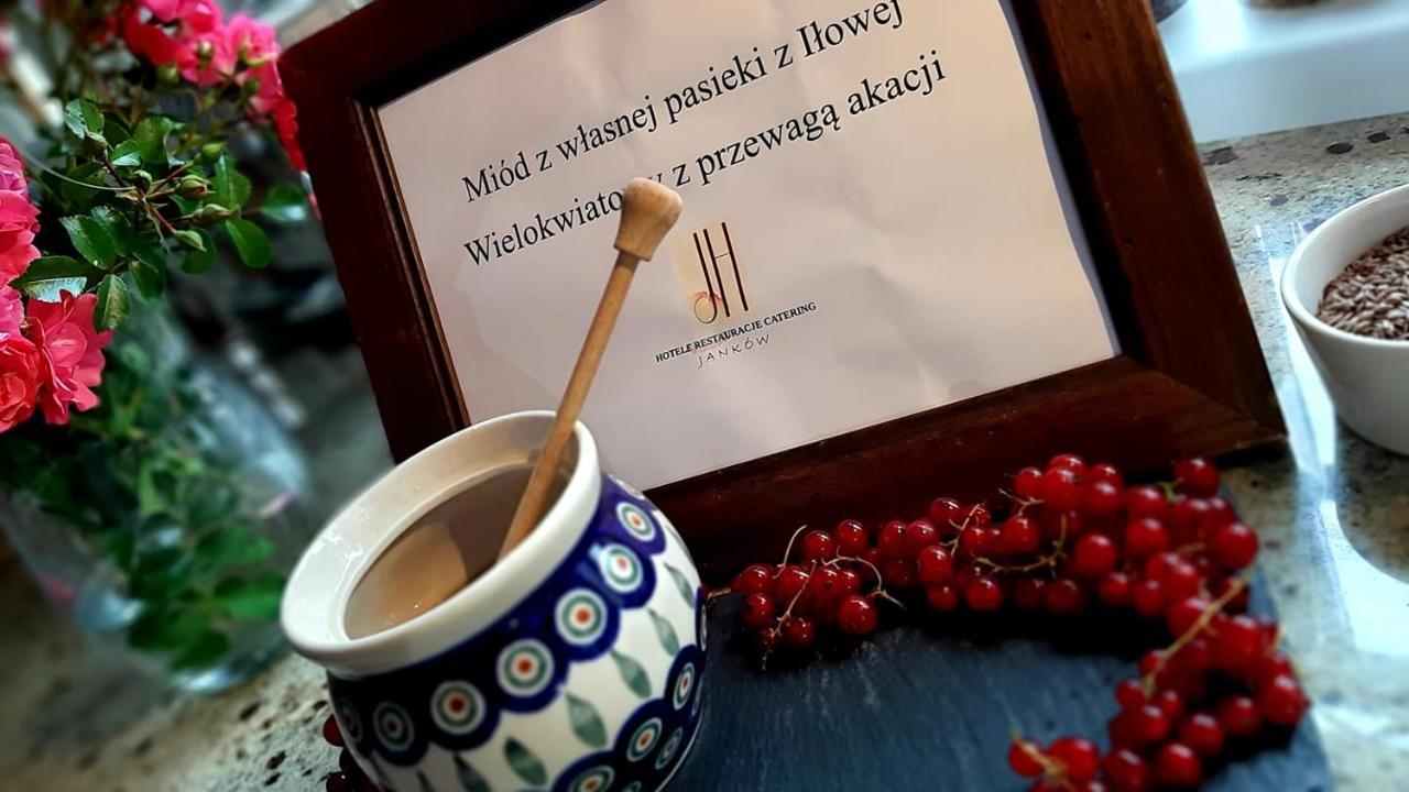 Hotel Jankow Жари Екстериор снимка